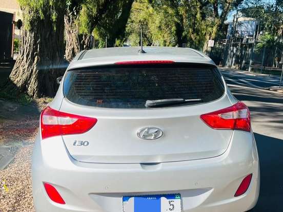 HYUNDAI-I30-1.8 MPI 16V GASOLINA 4P AUTOMATICO HYUNDAI-I30-2013