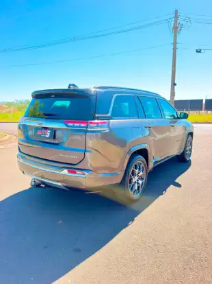 JEEP-COMMANDER-2023