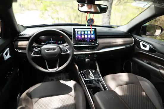 JEEP-COMMANDER-2024