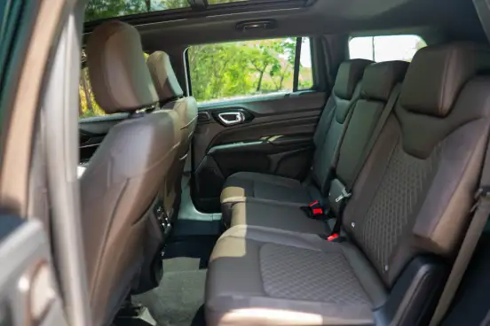 JEEP-COMMANDER-2024