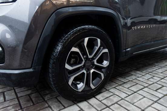 JEEP-COMMANDER-2024