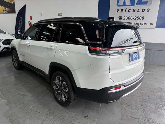 JEEP-COMMANDER-2022