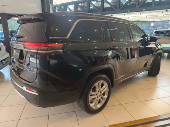 JEEP-COMMANDER-2023