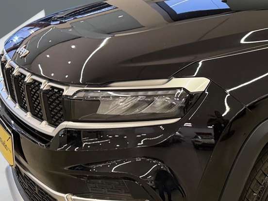 JEEP-COMMANDER-2024