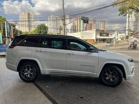 JEEP-COMMANDER-2024