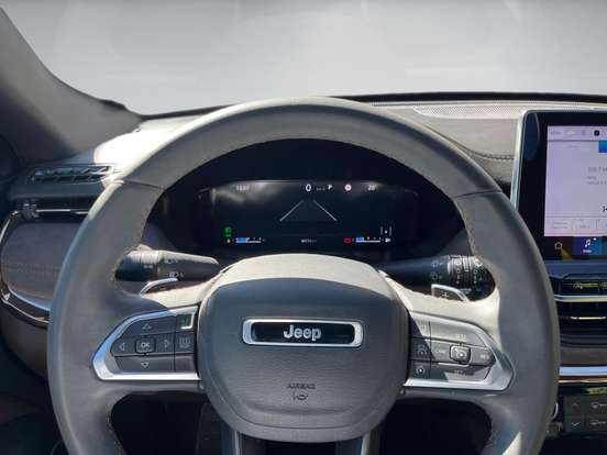 JEEP-COMMANDER-2023