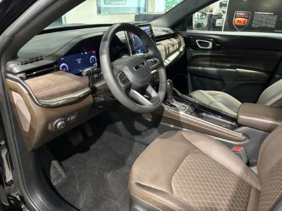 JEEP-COMMANDER-2024