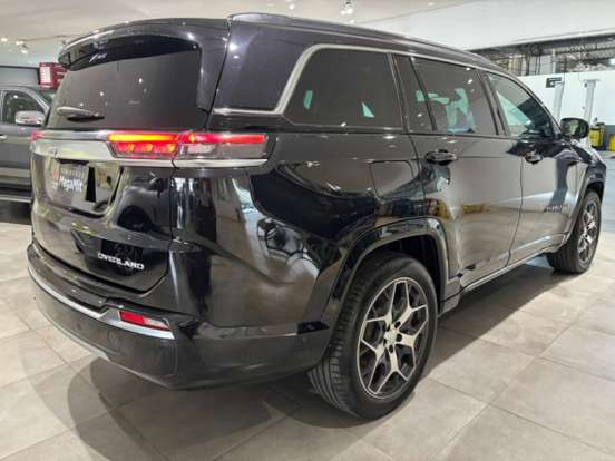 JEEP-COMMANDER-2024