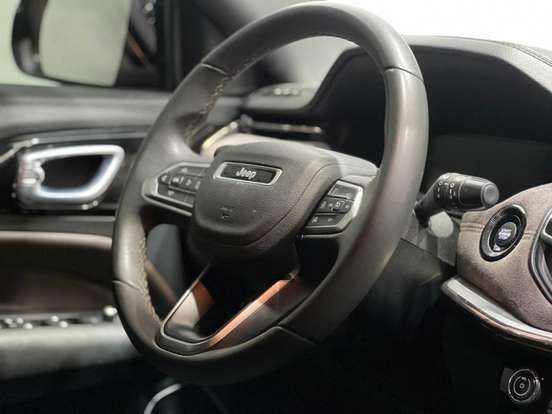 JEEP-COMMANDER-2022