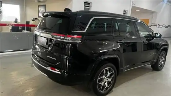 JEEP-COMMANDER-2024