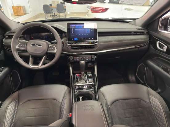 JEEP-COMMANDER-2024