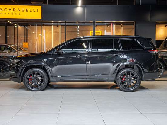 JEEP-COMMANDER-2.0 HURRICANE 4 TURBO GASOLINA BLACKHAWK AT9 JEEP-COMMANDER-2025