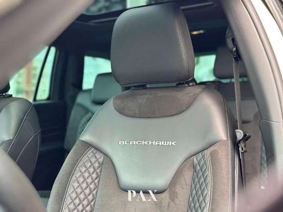 JEEP-COMMANDER-2.0 HURRICANE 4 TURBO GASOLINA BLACKHAWK AT9 JEEP-COMMANDER-2025
