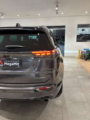JEEP-COMMANDER-2024