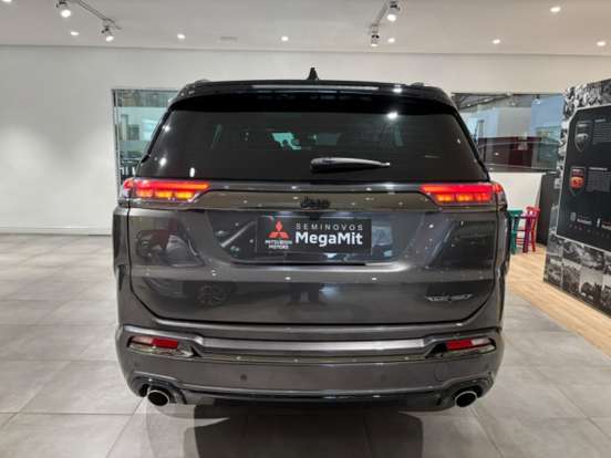 JEEP-COMMANDER-2.0 HURRICANE 4 TURBO GASOLINA BLACKHAWK AT9 JEEP-COMMANDER-2024