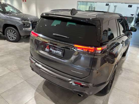 JEEP-COMMANDER-2024