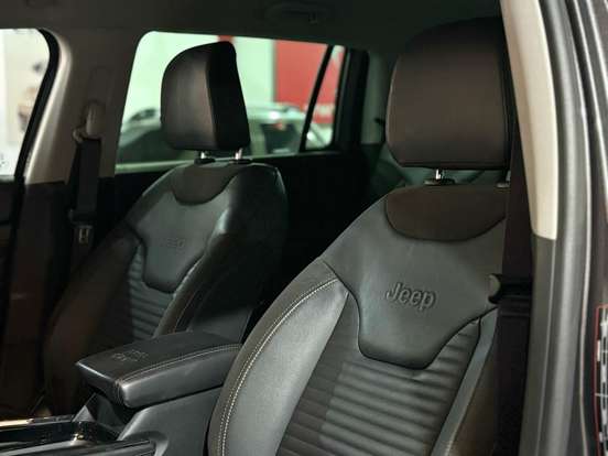 JEEP-COMMANDER-2022