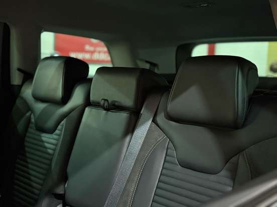 JEEP-COMMANDER-2022