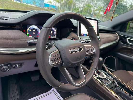 JEEP-COMMANDER-2023
