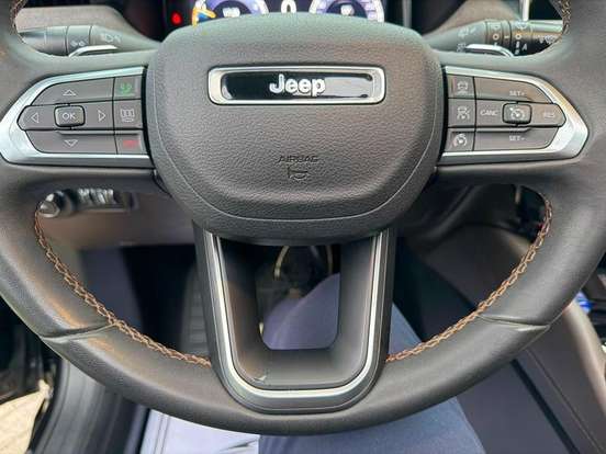 JEEP-COMMANDER-2023