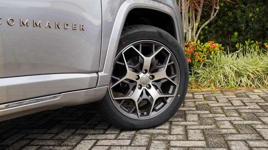 JEEP-COMMANDER-2023