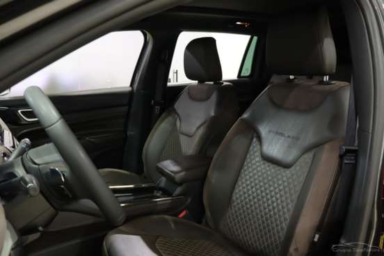 JEEP-COMMANDER-2023