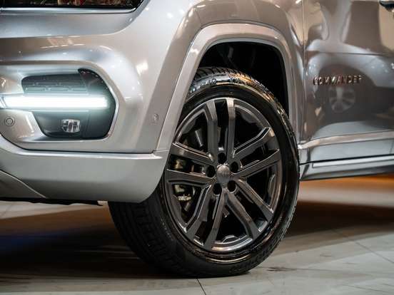 JEEP-COMMANDER-2025
