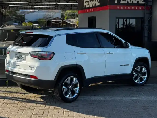 JEEP-COMPASS-2.0 16V DIESEL LONGITUDE 4X4 AUTOMÁTICO JEEP-COMPASS-2019