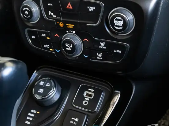 JEEP-COMPASS-2.0 16V DIESEL NIGHT EAGLE 4X4 AUTOMÁTICO JEEP-COMPASS-2018