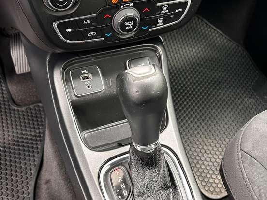 JEEP-COMPASS-2.0 16V FLEX SPORT AUTOMÁTICO JEEP-COMPASS-2018