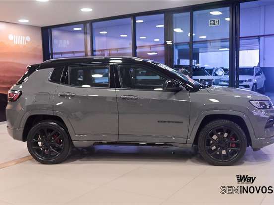 JEEP-COMPASS-2.0 HURRICANE 4 TURBO GASOLINA BLACKHAWK AT9 JEEP-COMPASS-2025