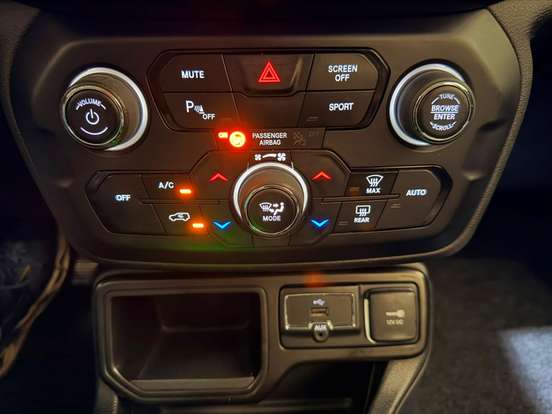 JEEP-RENEGADE-1.8 16V FLEX LONGITUDE 4P AUTOMÁTICO JEEP-RENEGADE-2019