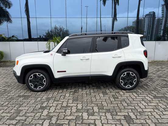 JEEP-RENEGADE-2.0 16V TURBO DIESEL TRAILHAWK 4P 4X4 AUTOMÁTICO JEEP-RENEGADE-2016