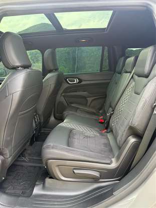 JEEP-COMMANDER-2.0 HURRICANE 4 TURBO GASOLINA BLACKHAWK AT9 JEEP-COMMANDER-2025