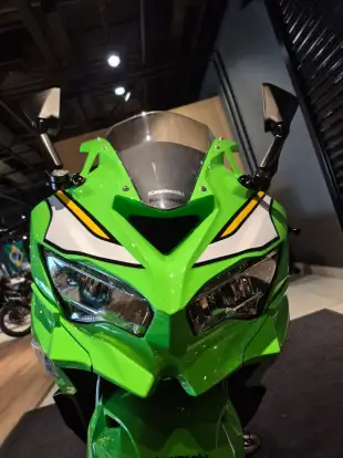 KAWASAKI-NINJA ZX-4RR-2025