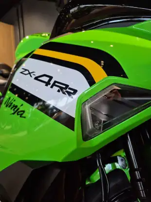 KAWASAKI-NINJA ZX-4RR-2025
