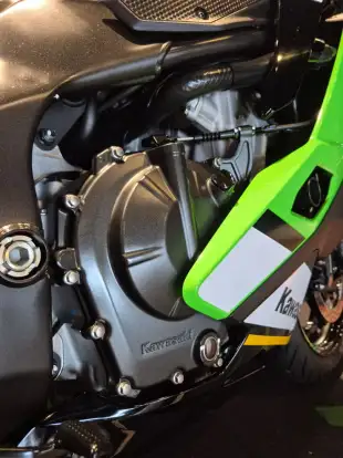 KAWASAKI-NINJA ZX-4RR-2025