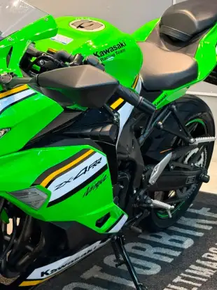 KAWASAKI-NINJA ZX-4RR-2025
