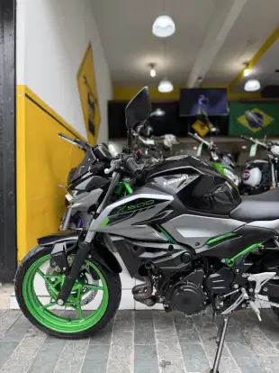 KAWASAKI-Z500 SE-2025