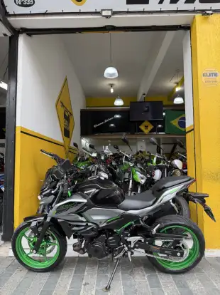 KAWASAKI-Z500 SE-2025