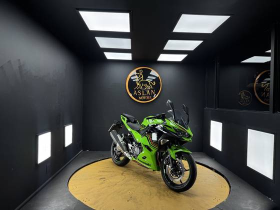 KAWASAKI NINJA 400 KRT EDITION 