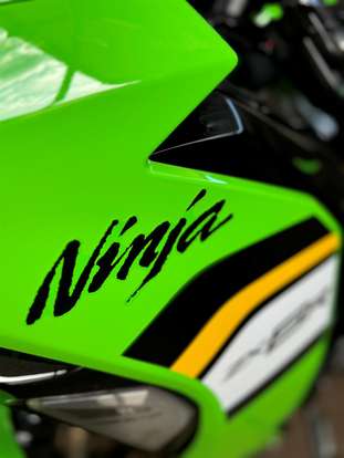 KAWASAKI-NINJA ZX-6R-2025