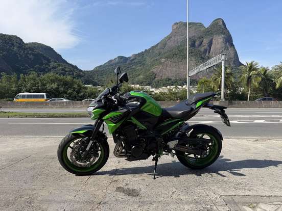 KAWASAKI-Z900-2021