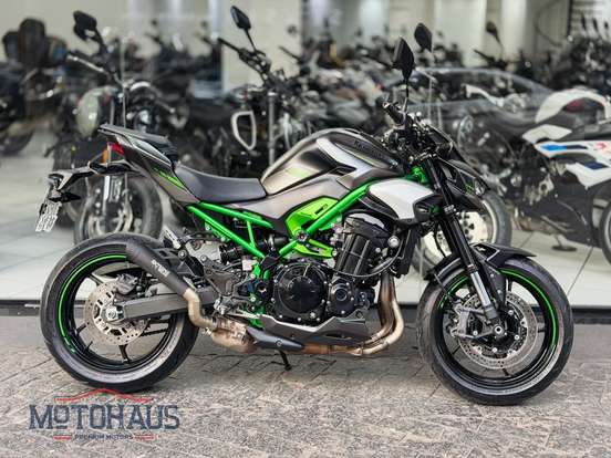 KAWASAKI-Z900-2025