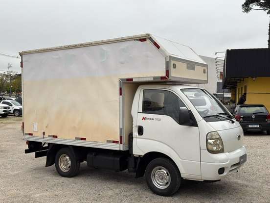 KIA-BONGO-2011