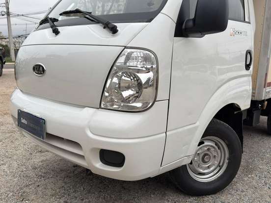 KIA-BONGO-2011