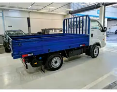 KIA BONGO 2.5 TD DIESEL STD CS 4x4 MANUAL KIA BONGO 2.5 TD DIESEL STD CS 4x4 MANUAL