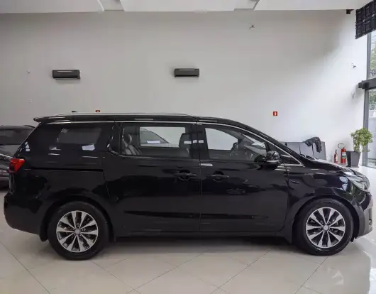 KIA-CARNIVAL-2015