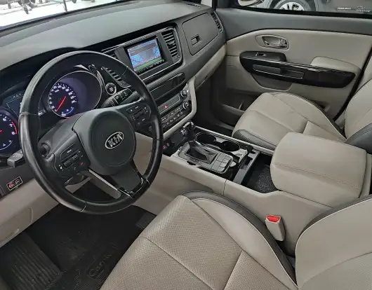 KIA-CARNIVAL-2015