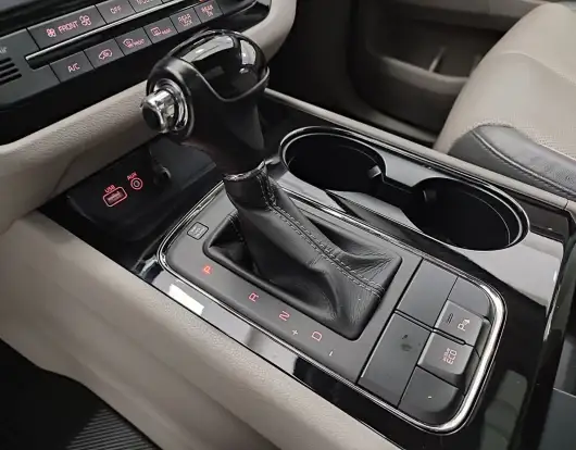 KIA-CARNIVAL-2015